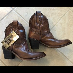 Corral Western Booties / Ankle Boots NWT